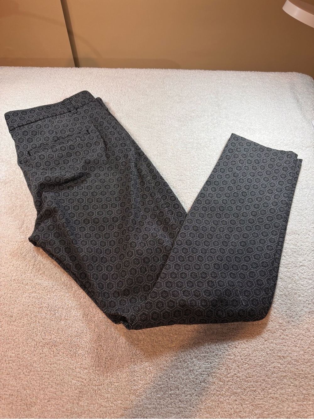 Womens Gap Geometric Black & White Ankle Pants - Size 4 Regular